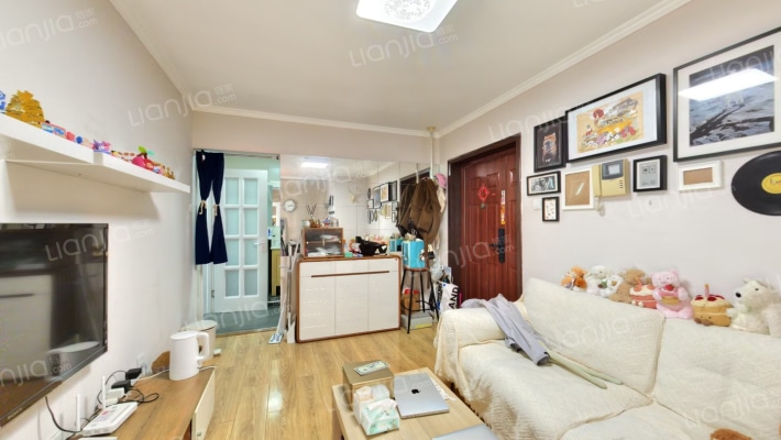 逸秀名园二手房实景图