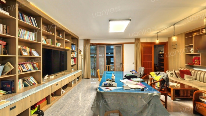 中铁水映加州二手房实景图