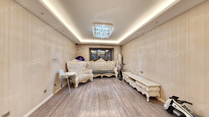 长阳半岛怡和南路8号院二手房实景图