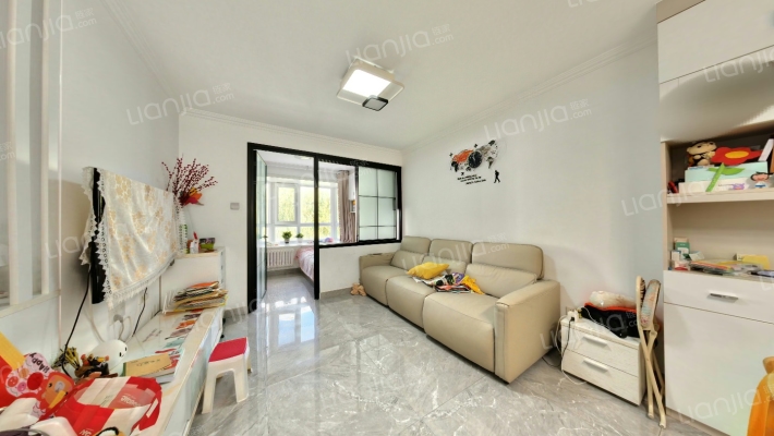 靓景明居二手房实景图