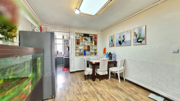 省农垦局宿舍二手房实景图