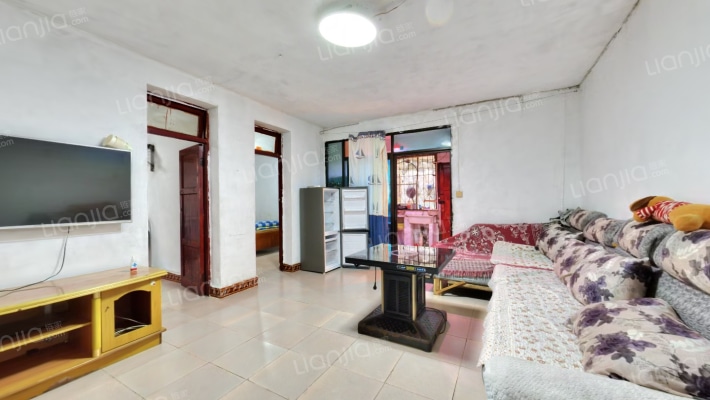 日化厂宿舍二手房实景图