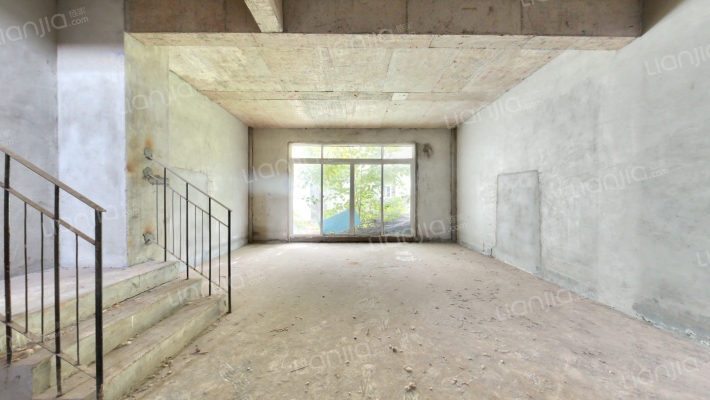 河畔花林二手房实景图