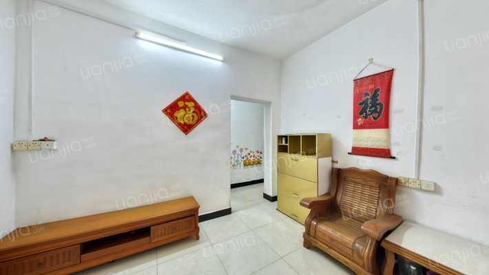 佩岗街二手房实景图