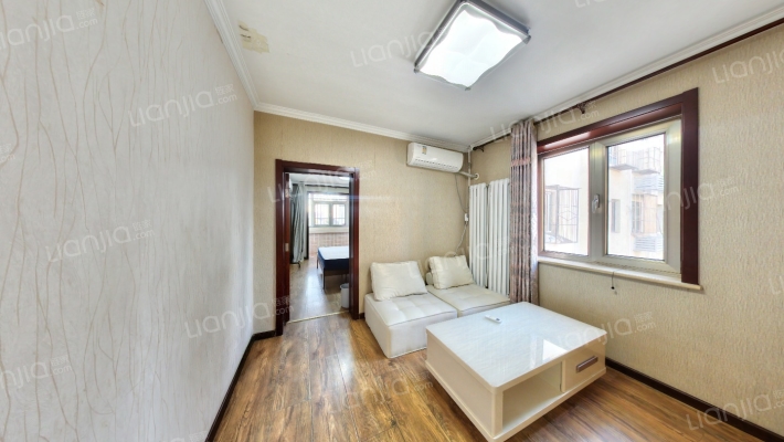 砂轮厂宿舍二手房实景图