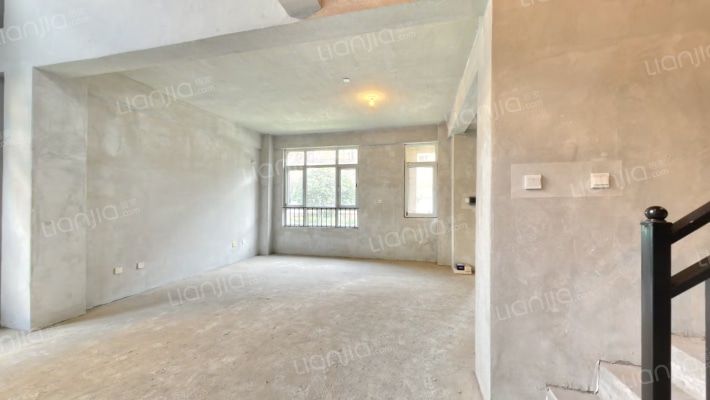 绿地骊山花城一期二手房实景图