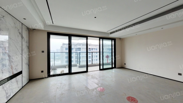 玺宸上院二手房实景图