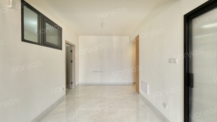 湖景华厦二手房实景图