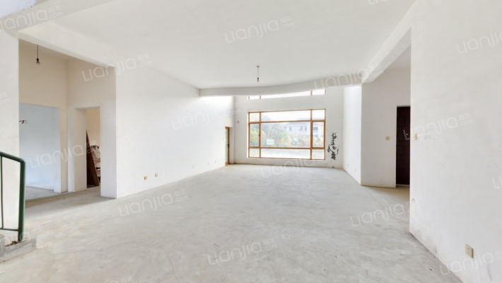 森林别墅二手房实景图