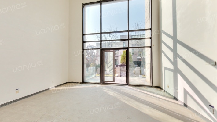 新世界名铸湾畔二手房实景图