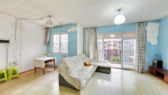 军安卫士花园二手房实景图