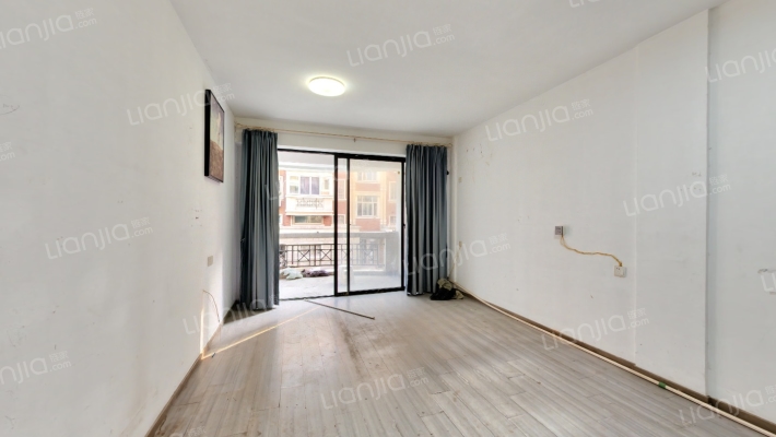 河畔花园二手房实景图