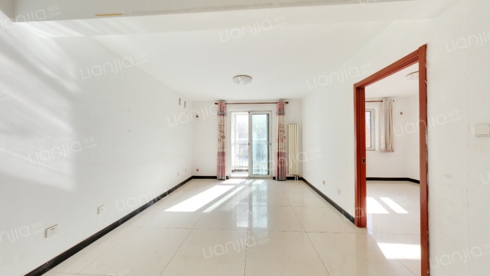 育新花园中里二手房实景图