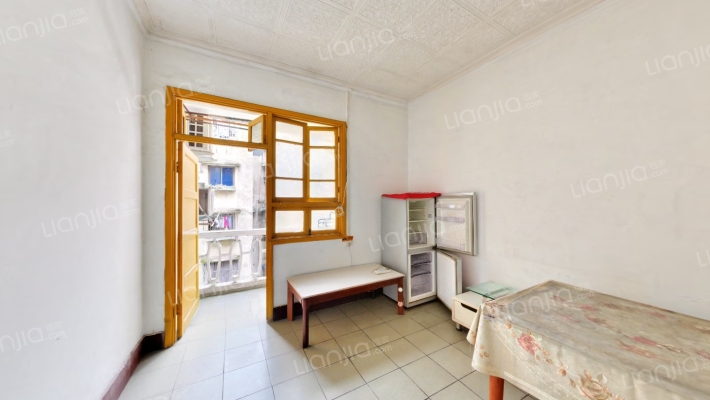 红育坡64号二手房实景图