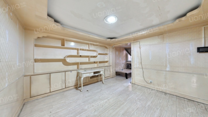 旅游新村二手房实景图