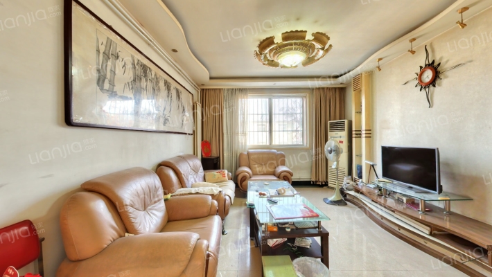 万山华庭二手房实景图