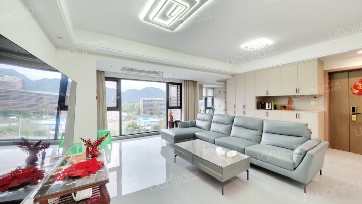 融创云湖十里E区二手房实景图