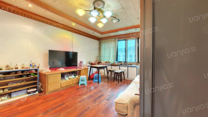 新云小区二手房实景图