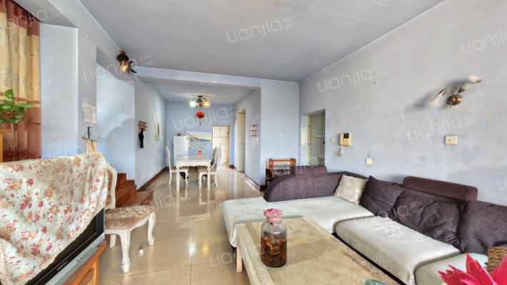 浦兴街240号二手房实景图