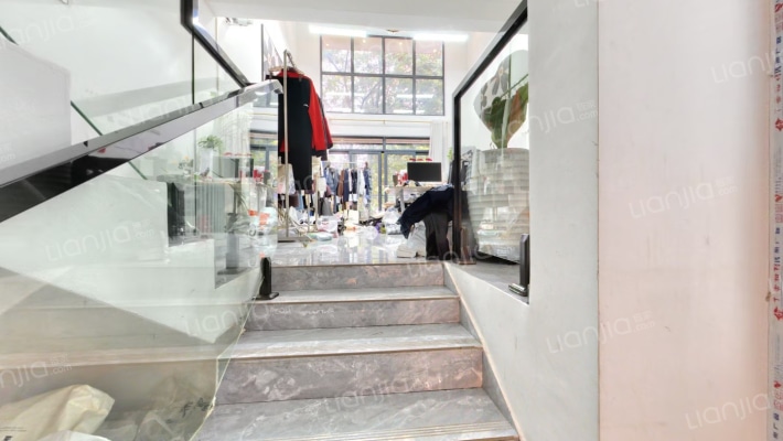 月亮湾山庄二手房实景图