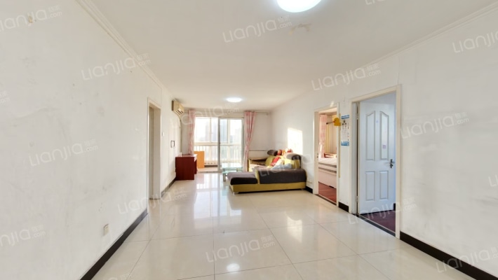 瑞丽江畔二手房实景图