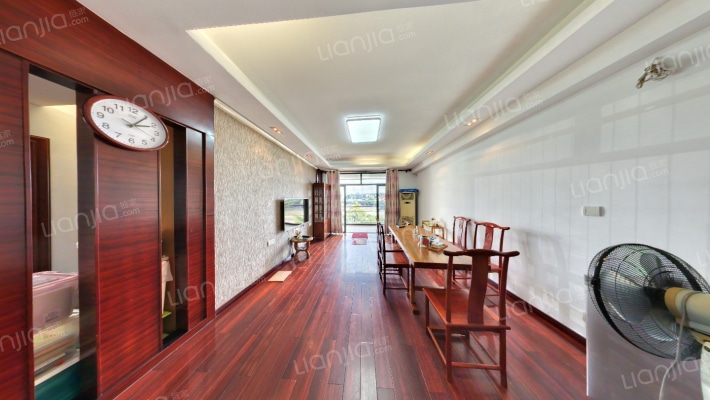 半岛国际二手房实景图