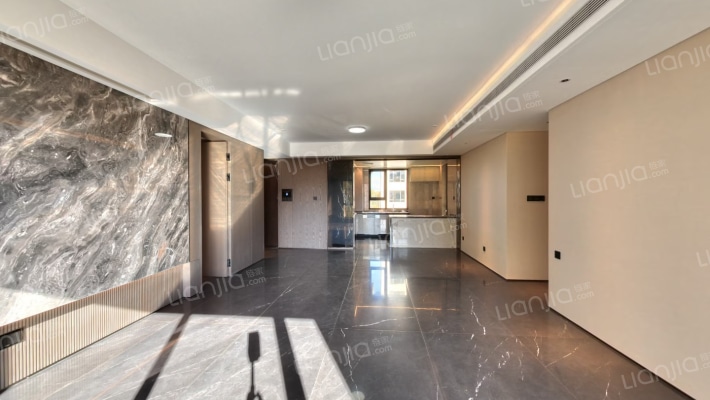 中海峯叁號院二手房实景图