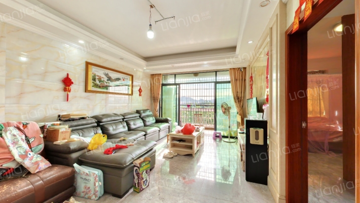 嘉碧路二手房实景图