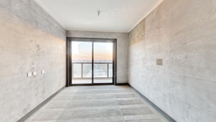 兴港永威南樾二手房实景图