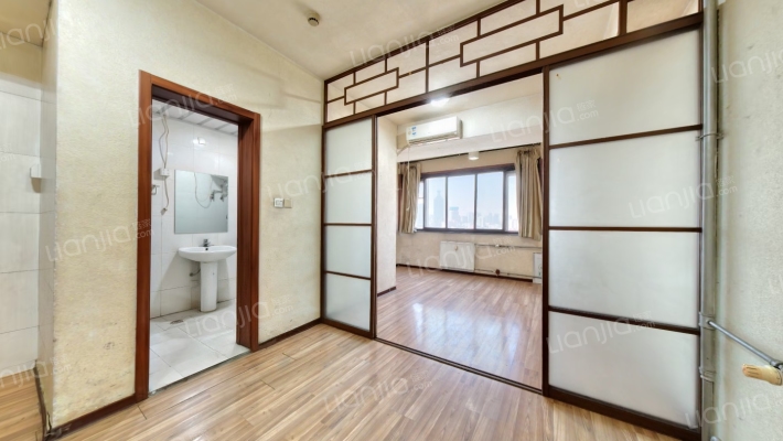 银座晶都国际二手房实景图