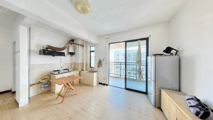 兴旺双铁城二手房实景图