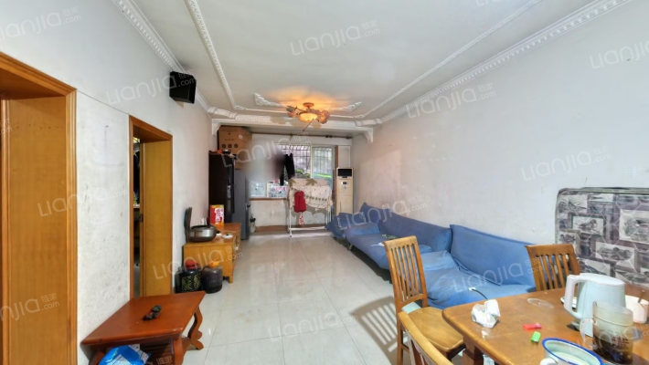 依山住宅小区二手房实景图