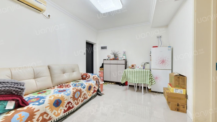 银沙横街6号院二手房实景图