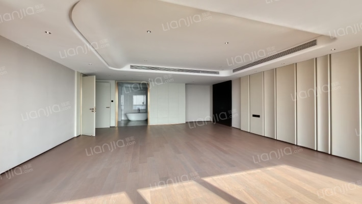 阿玛尼艺术公寓二手房实景图