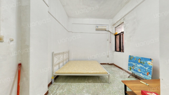 田苑经济综合楼二手房实景图