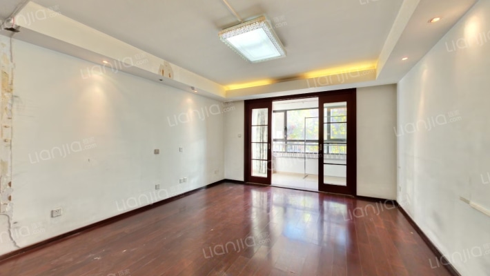 新里西斯莱公馆二手房实景图