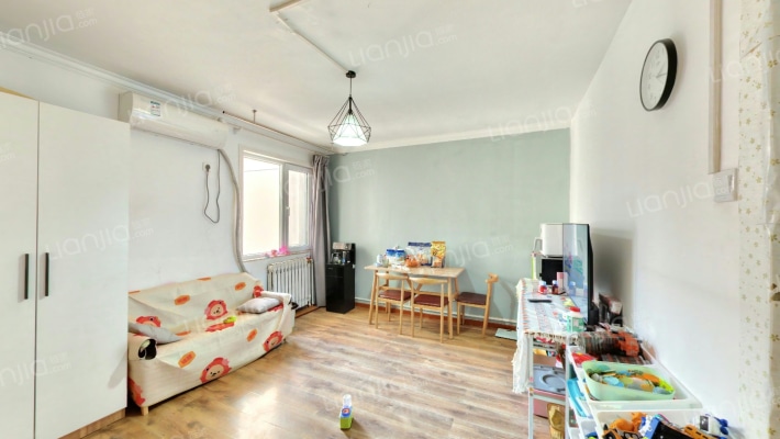 育新嘉园二手房实景图