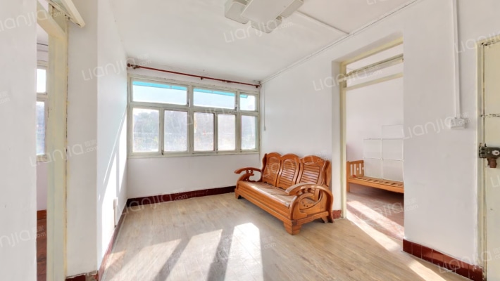 青山路392号二手房实景图