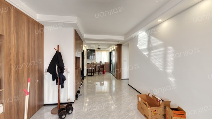 山水金盾花园二手房实景图