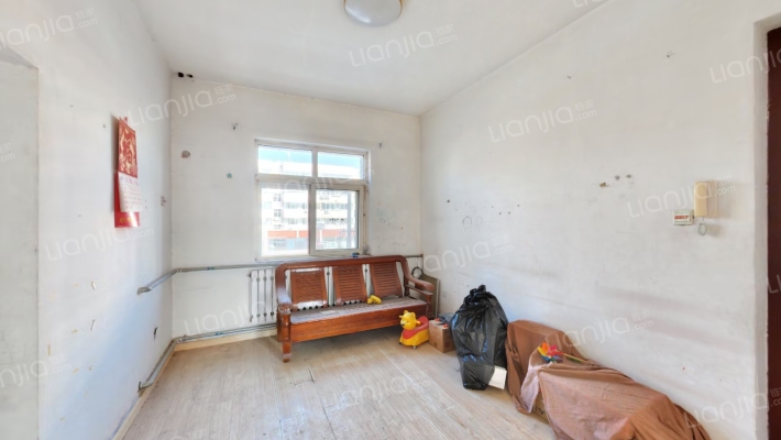 长清县医药公司住宅楼二手房实景图