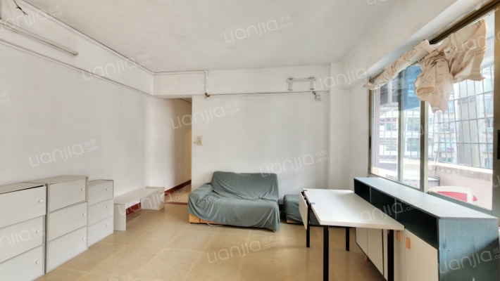 天侨阁二手房实景图