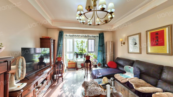 金地艺华年盈翠名邸二手房实景图