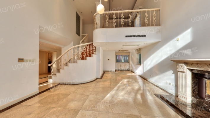 嘉浩别墅二手房实景图