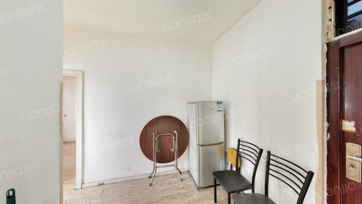 光辉南里二手房实景图