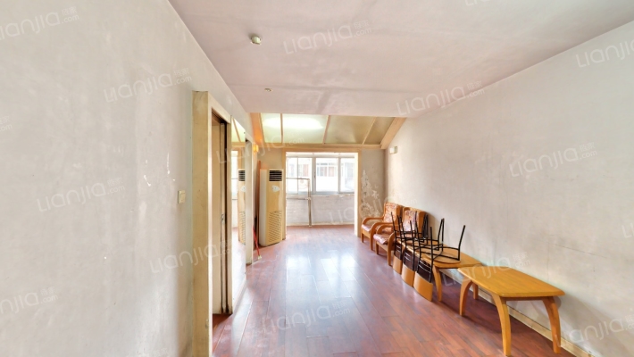 航侧小居二手房实景图