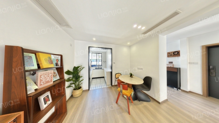 凯旋路184号二手房实景图