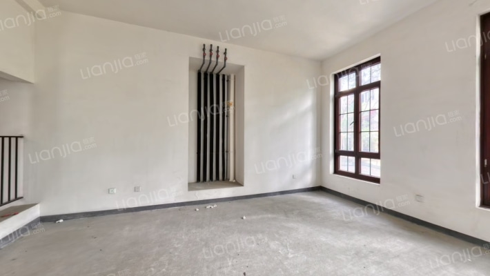 牧马山牧山湖蔚蓝卡地亚二手房实景图