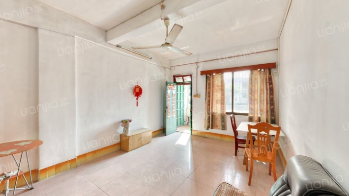 南江路住宅二手房实景图