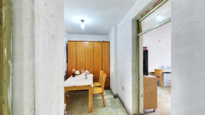 沱江里二手房实景图