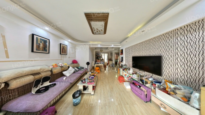 心泊梅花苑二手房实景图